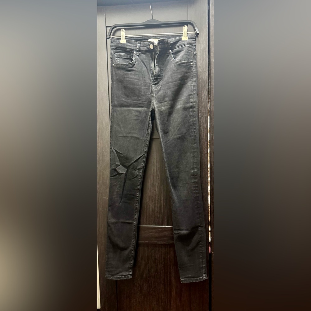 H&M Women’s Black Skinny Jeans Size 8